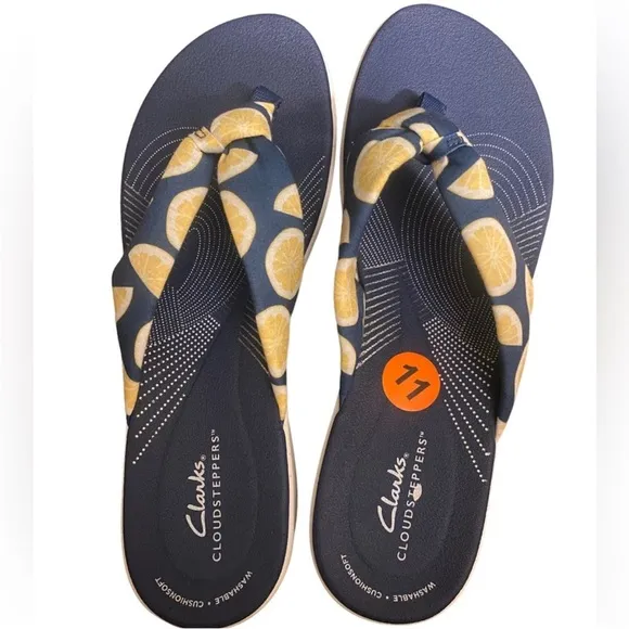 🍋 NWT! CLARK’S Cloudsteppers Arla Glison Blue Textile w/Lemons Flip Flop-Sz 11