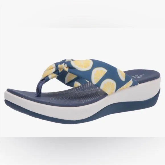 🍋 NWT! CLARK’S Cloudsteppers Arla Glison Blue Textile w/Lemons Flip Flop-Sz 11