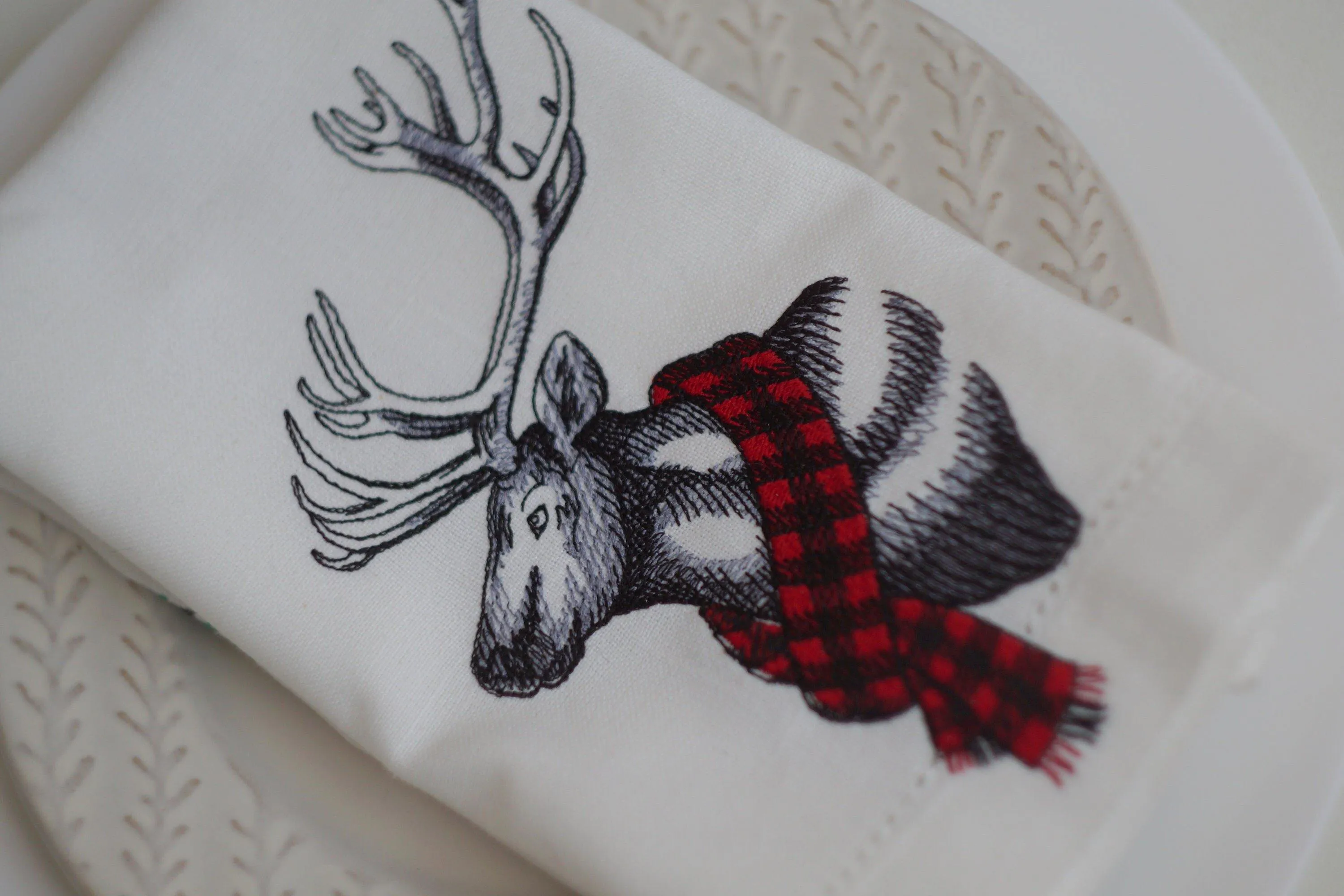 #056 | Deer with a scarf | Linen napkins