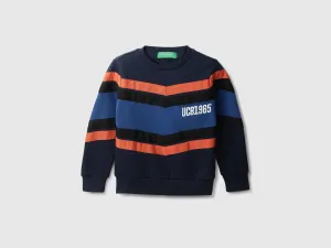 Boys Colorblocked Round Neck Sweatshirt