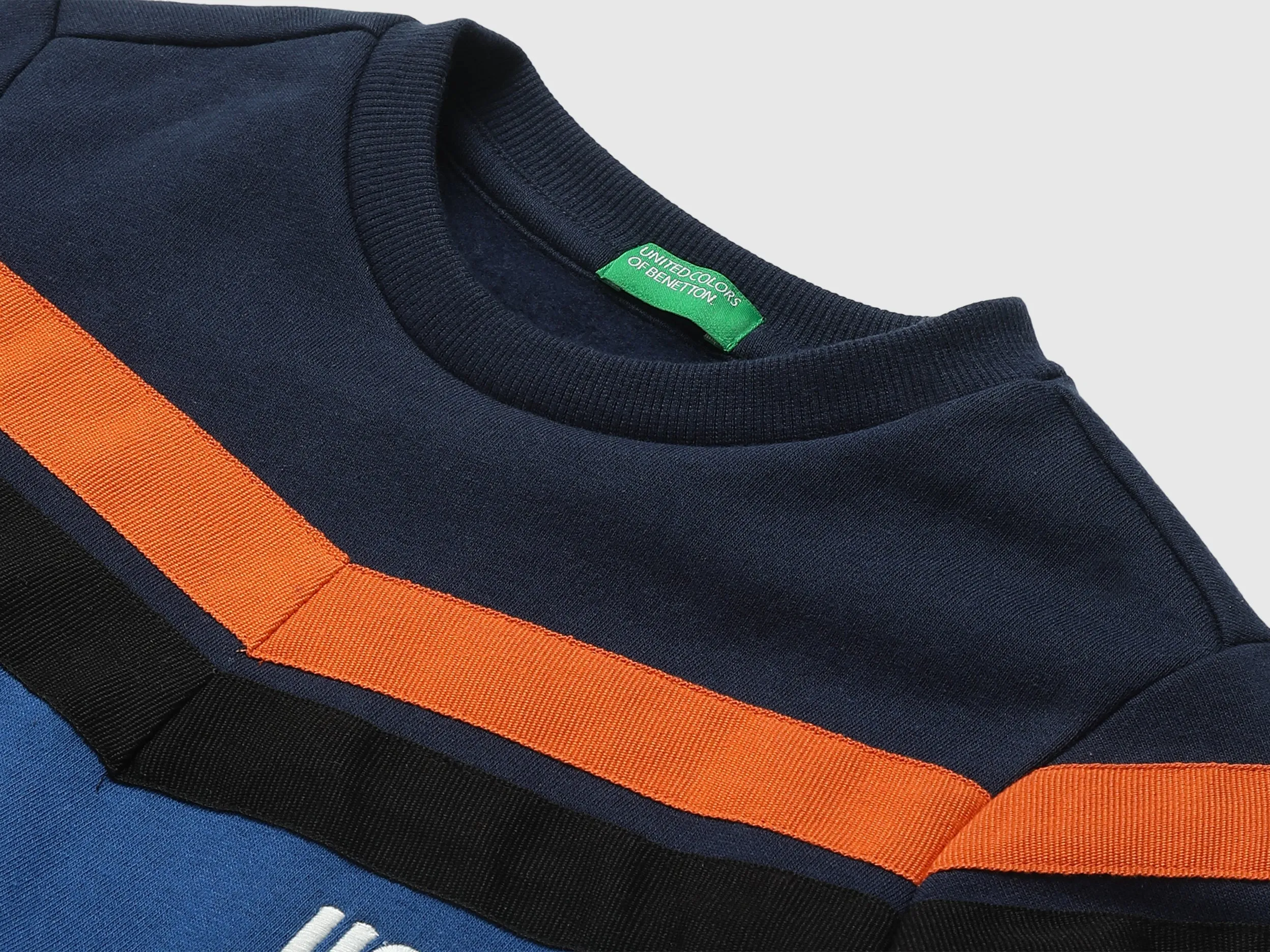 Boys Colorblocked Round Neck Sweatshirt