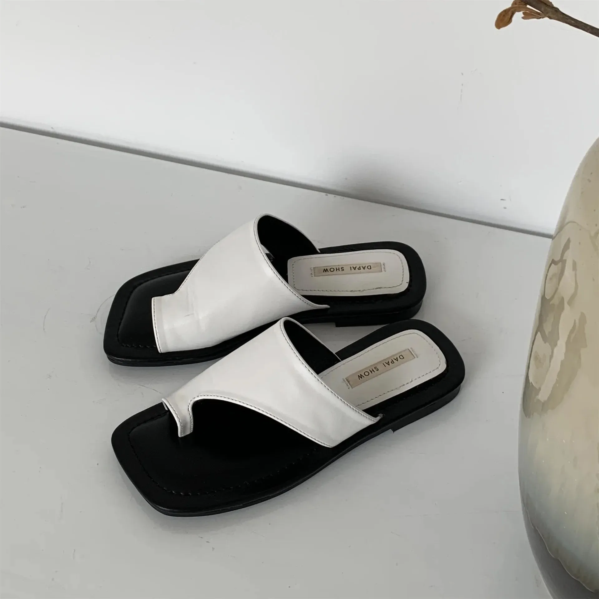 Brand Temperament Women Shoe2023Summer Soft Leather Soft Sole Sandals Lazy Slippers Allmatch Roman Shoe Beach Shoes Zapatomujer