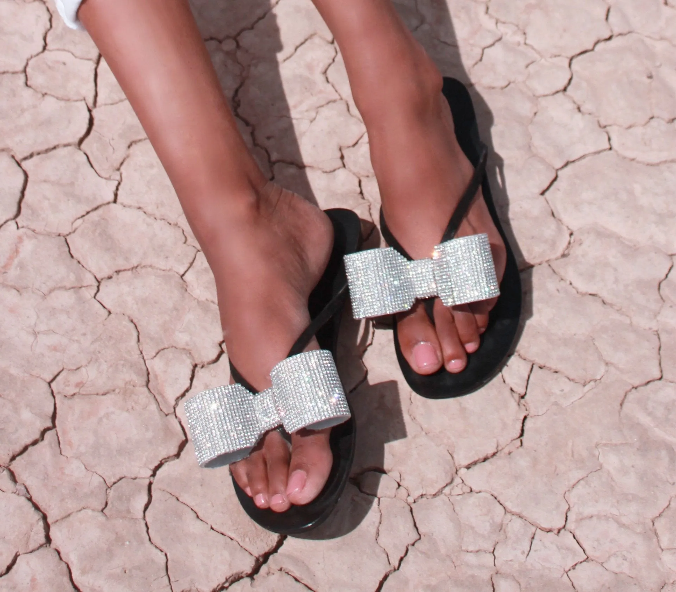 CRYSTAL FLIP FLOP