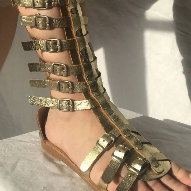 Goldene Sandalen (EU38)