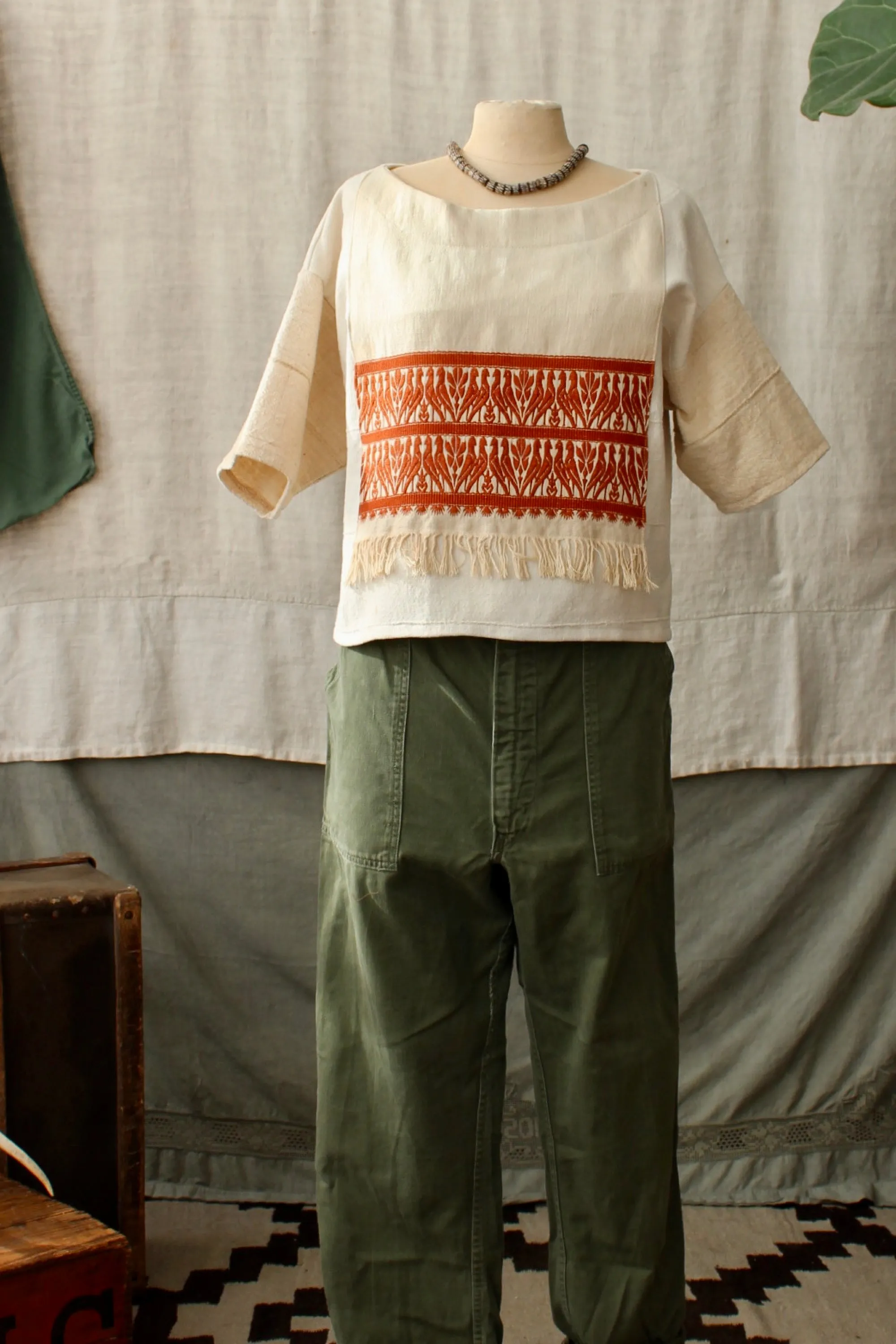 HF175 The Highlands Foundry Natural Mossi Textile Bird Top