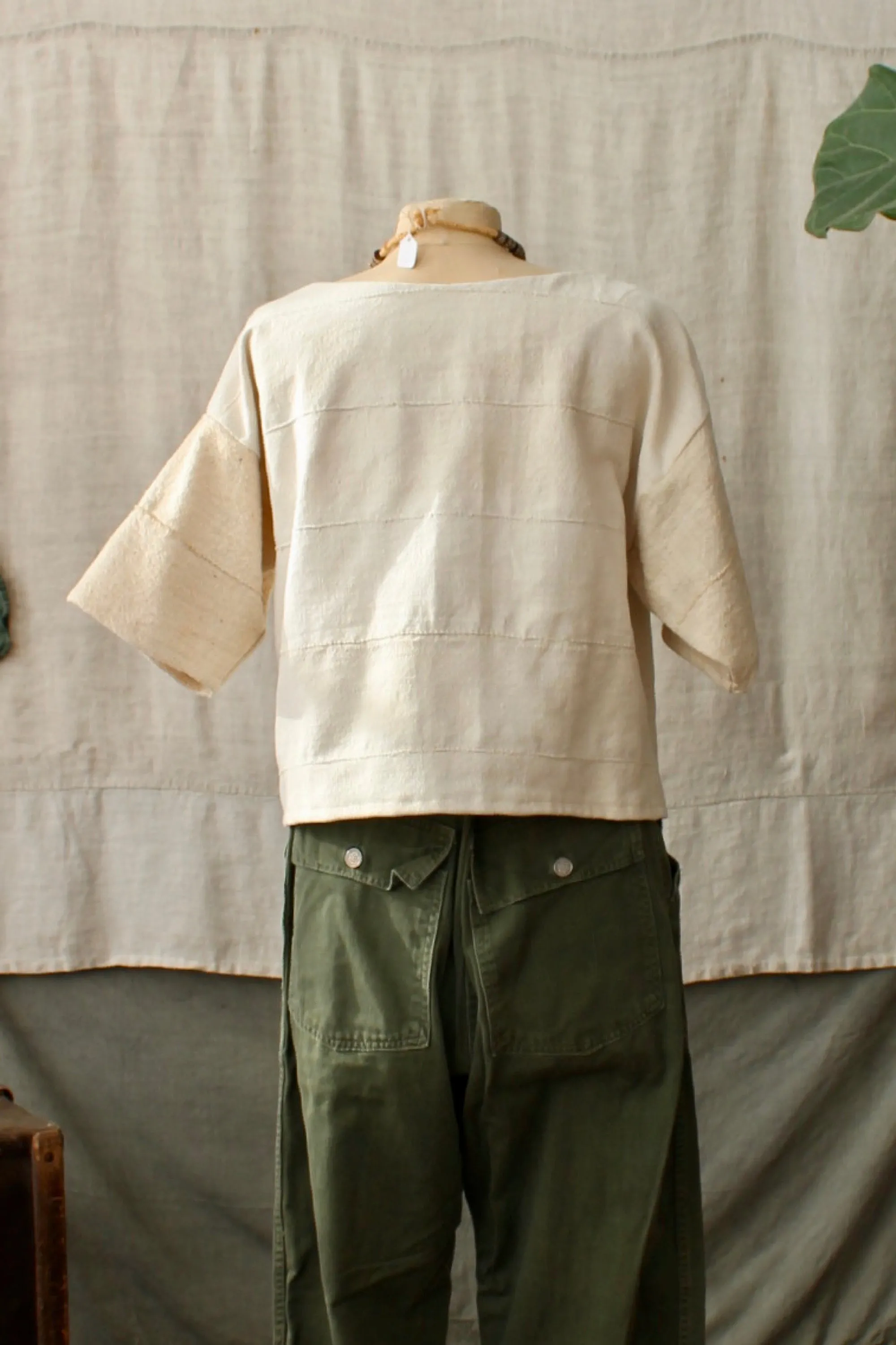 HF175 The Highlands Foundry Natural Mossi Textile Bird Top