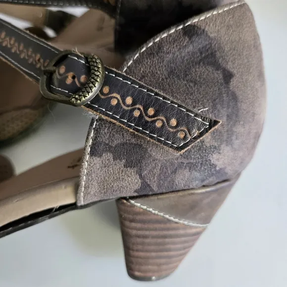 L'Artiste &quot;Parchelle&quot; Leather Stacked Heel Ankle Strap Pump, Size 42, US 10.5-11