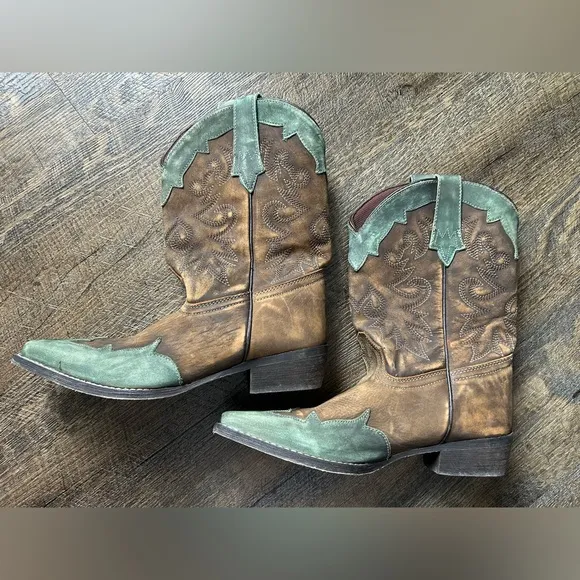 LIL ‘DURANGO Big Overlay Western Boots Big Kid Size 6 or Woman’s Size 8