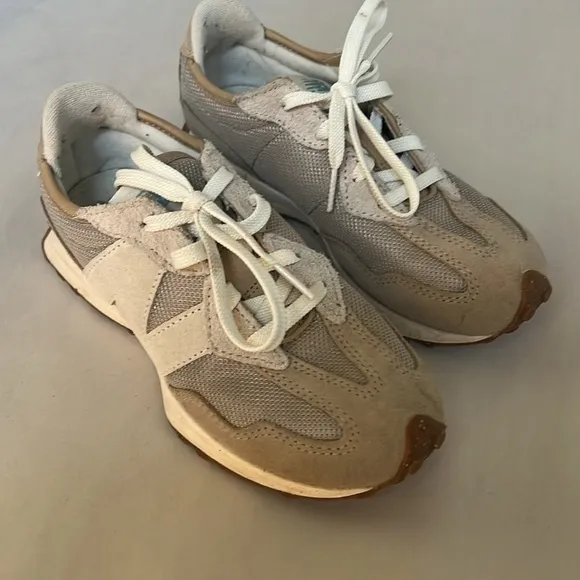 New Balance Bone 327 Kids Size 2