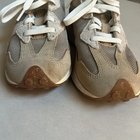 New Balance Bone 327 Kids Size 2