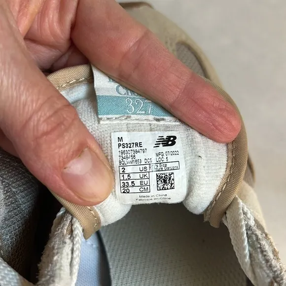 New Balance Bone 327 Kids Size 2