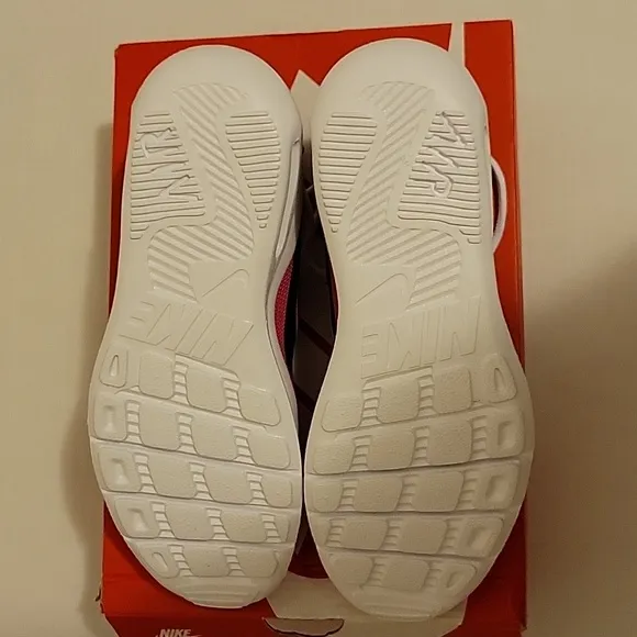 New in Box: NIKE AIR MAX OKETO