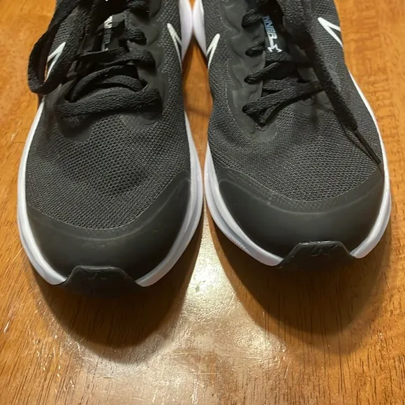 NEW Nike Unisex-Child Star Runner 3, Black/White, 6.5 Big Kid