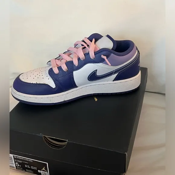 Nike low dunks