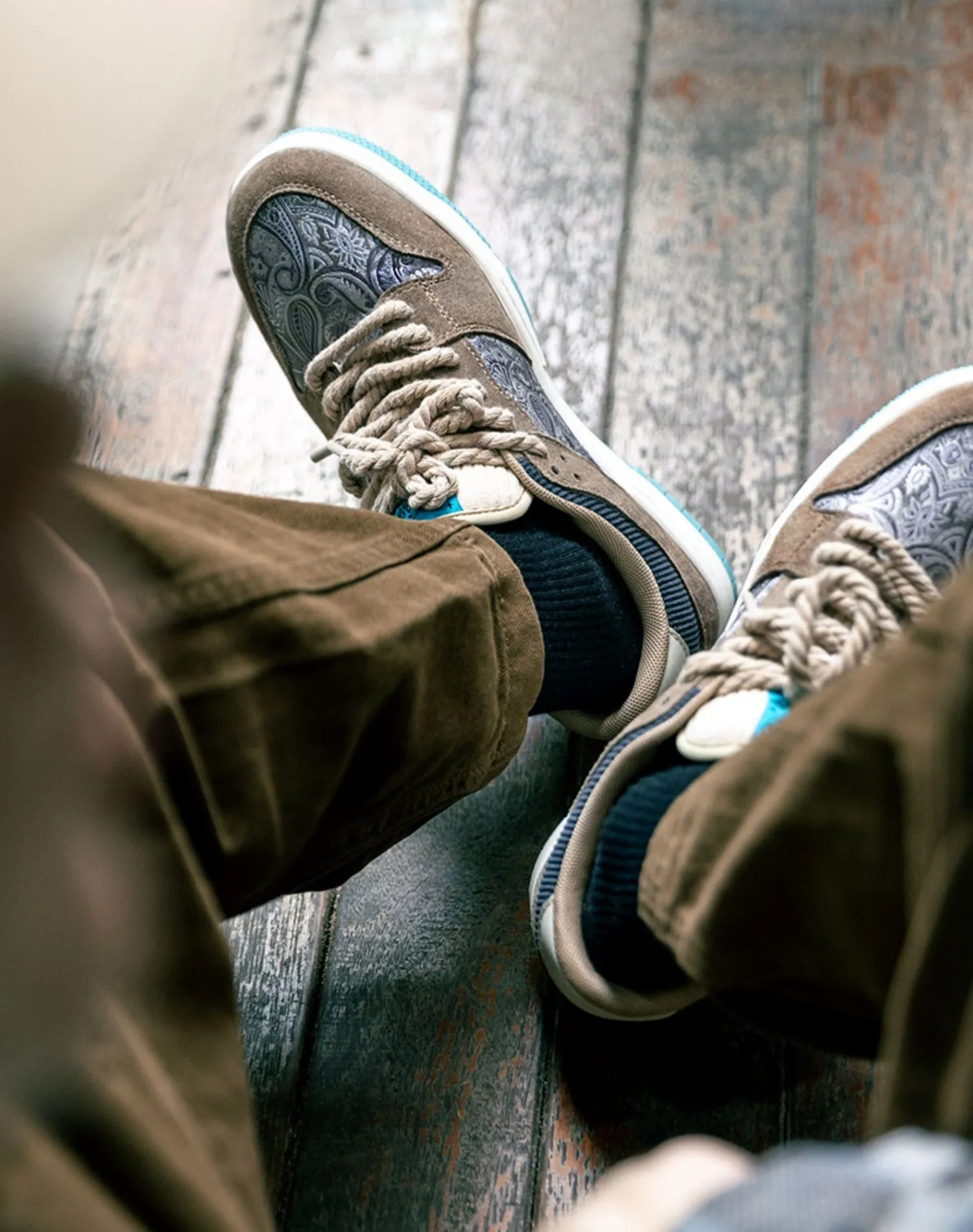 Retro Silk Road Secret Cashew Flower Men's Casual Shoes