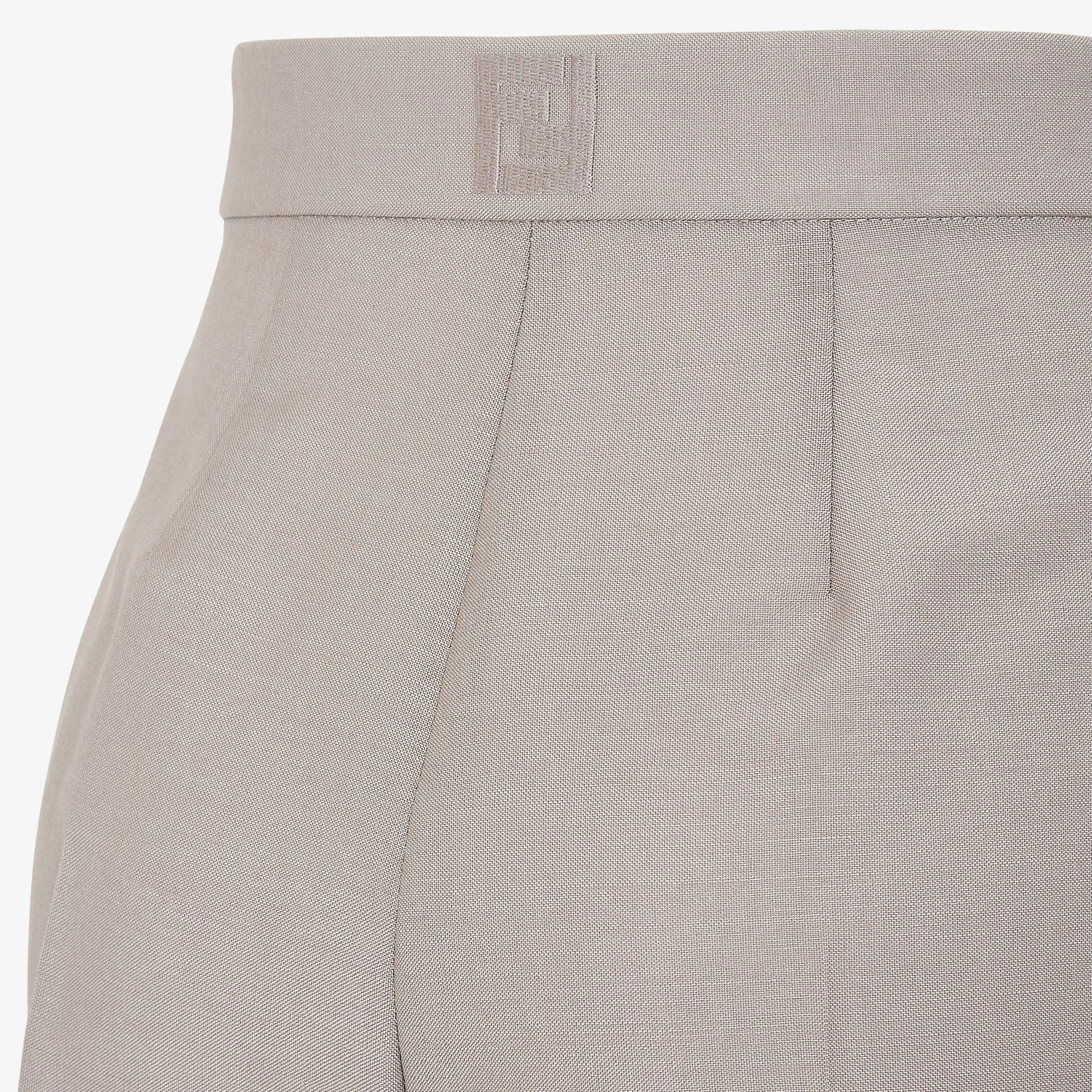 Shorts
Dove grey mohair shorts