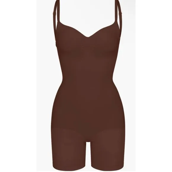 SKIMS Seamless Sculpt Low Back Mid Thigh Bodysuit ❤️NWT IN STORES❤️