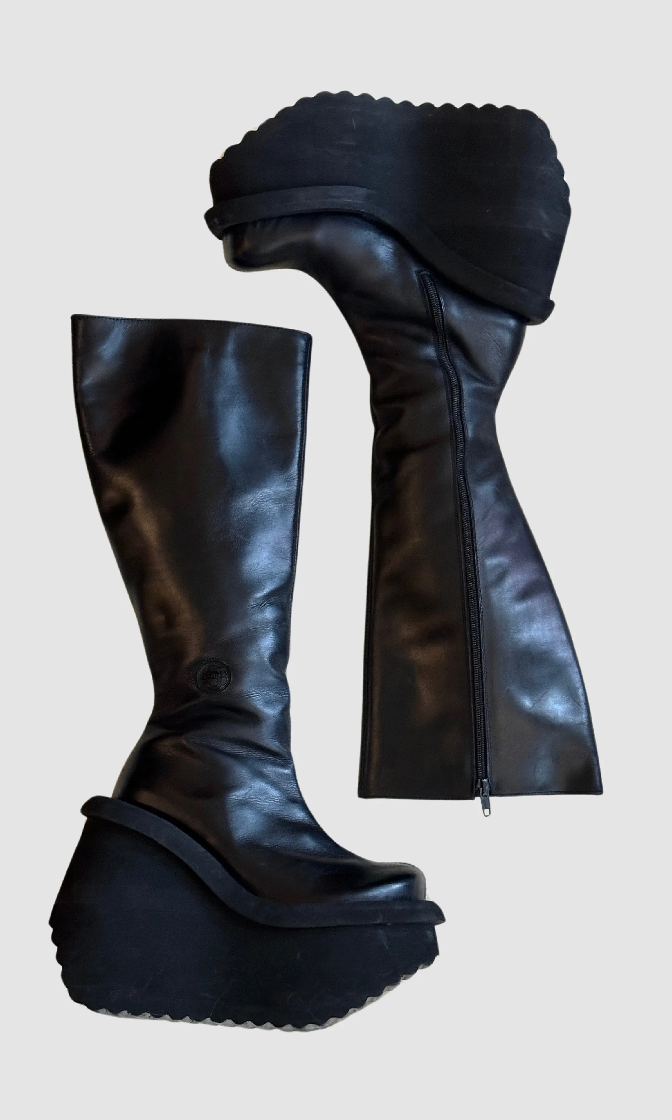 SONAX 90s Black Leather Mega Platform Fitted Boots • Size 8