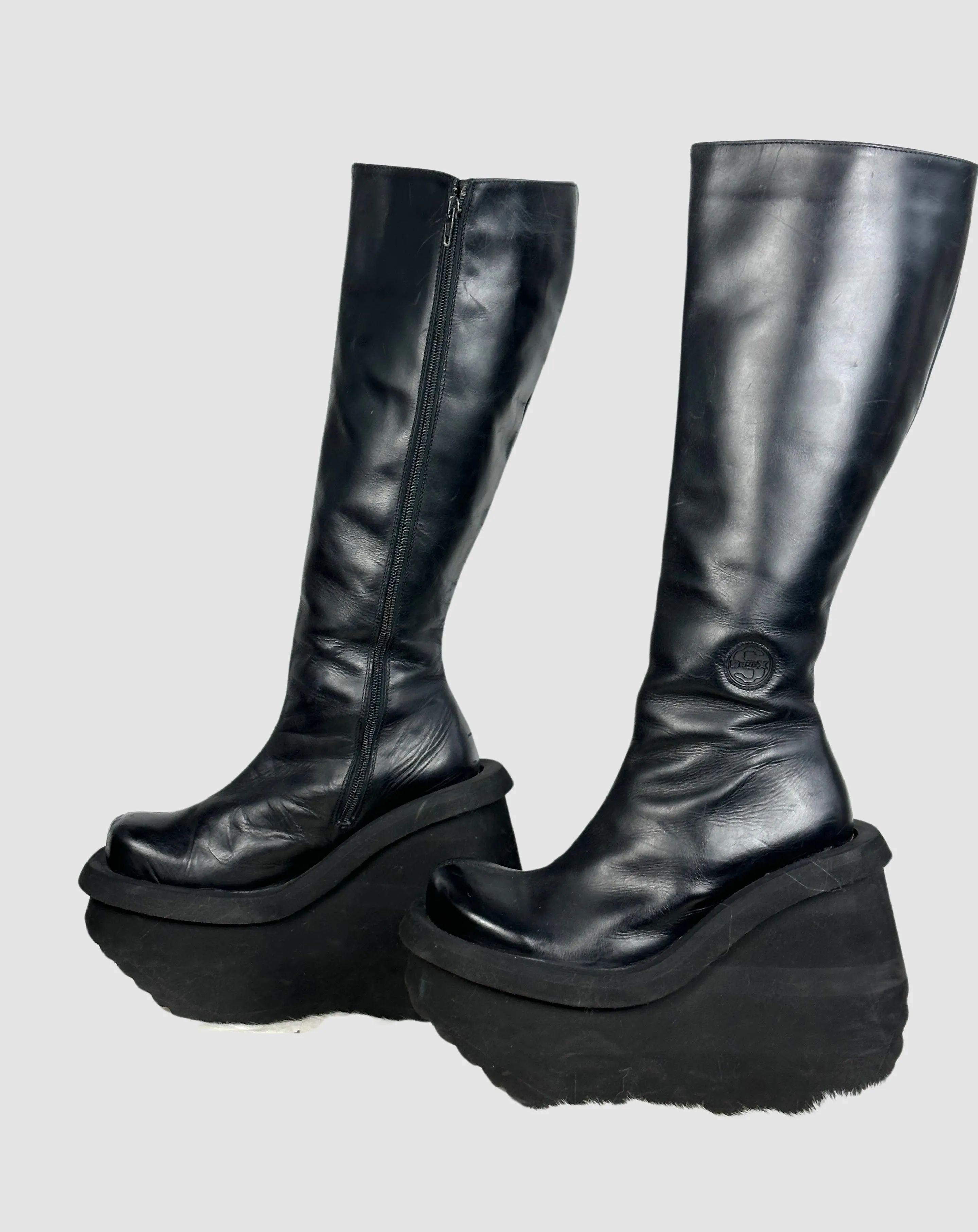 SONAX 90s Black Leather Mega Platform Fitted Boots • Size 8
