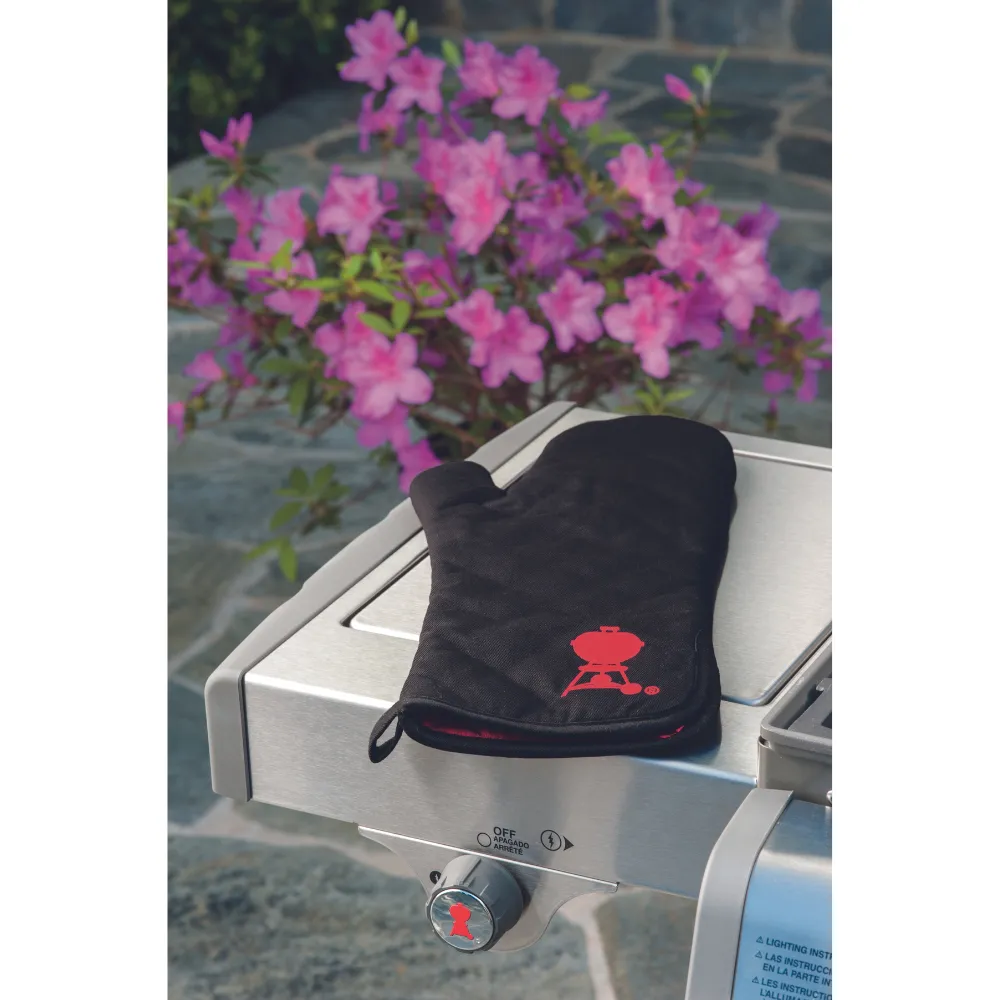 Weber Barbecue Mitt with Red Kettle