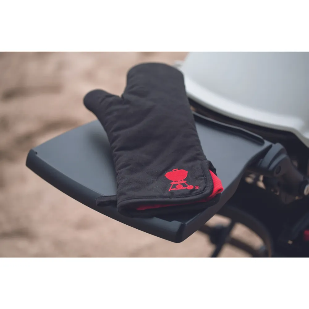 Weber Barbecue Mitt with Red Kettle