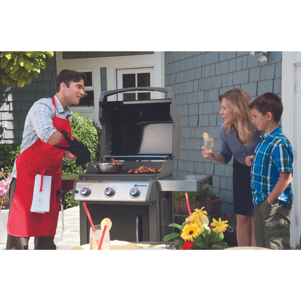 Weber Barbecue Mitt with Red Kettle